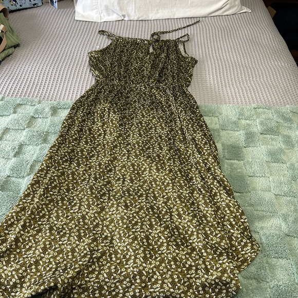 SOZY Tencel Nessa Midi Dress in Olive - Picture 7 of 8